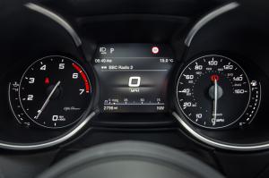 Alfa Romeo Stelvio Veloce 2020 года  (UK)